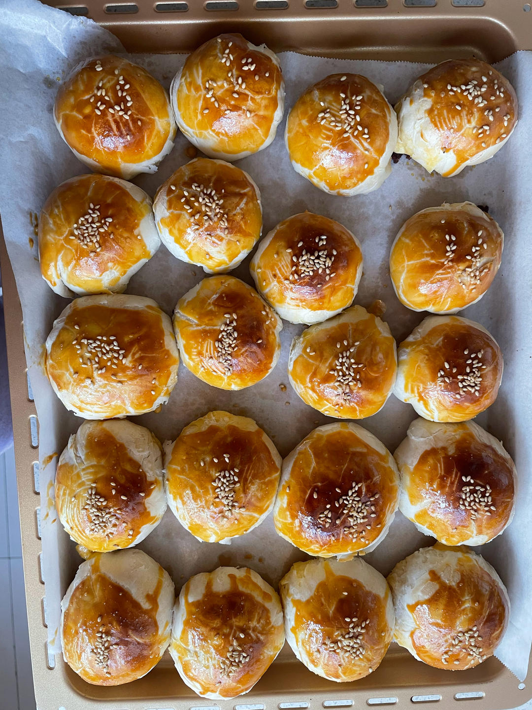 超简单 免揉 酥掉渣的蛋黄酥(超详细附全程视频)不破酥『万能酥皮』