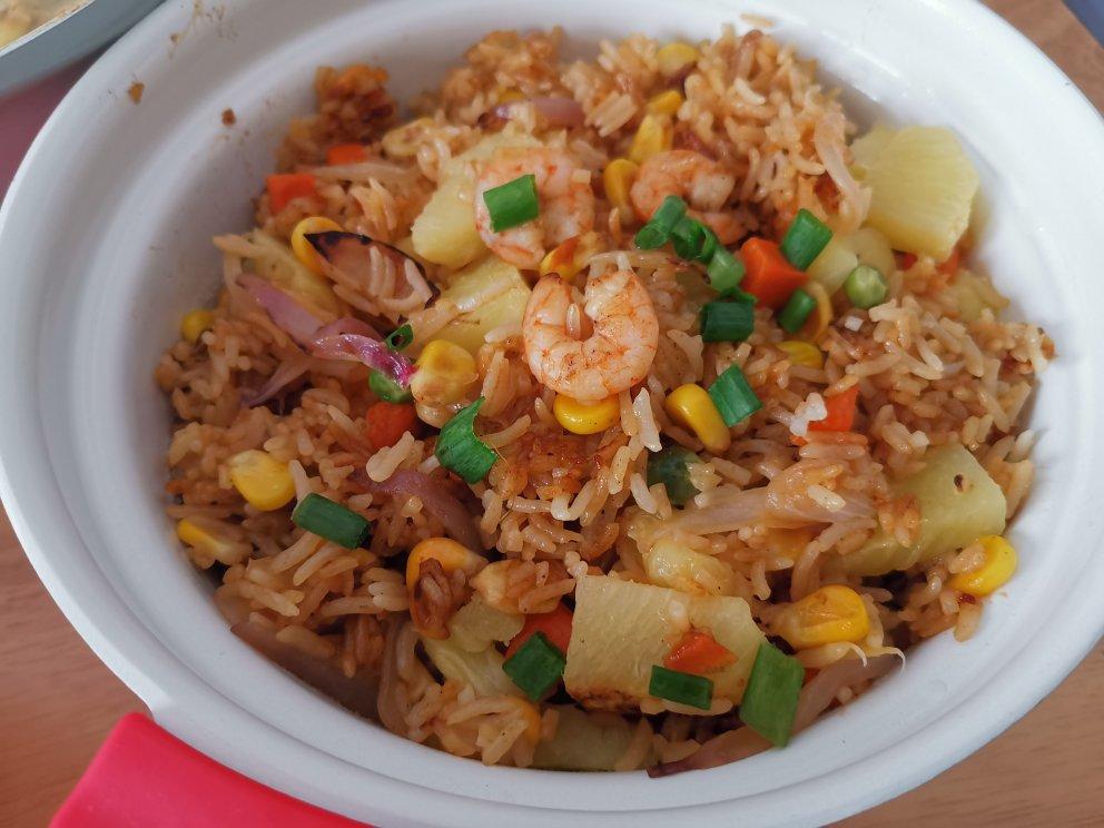 虾仁菠萝炒饭