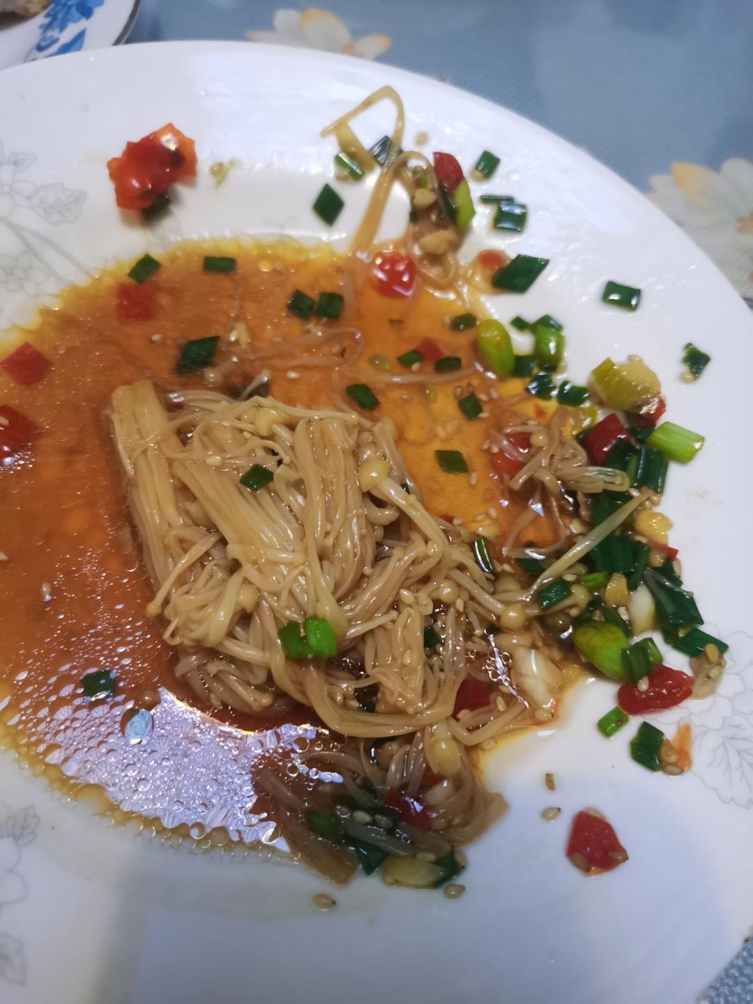 凉拌金针菇