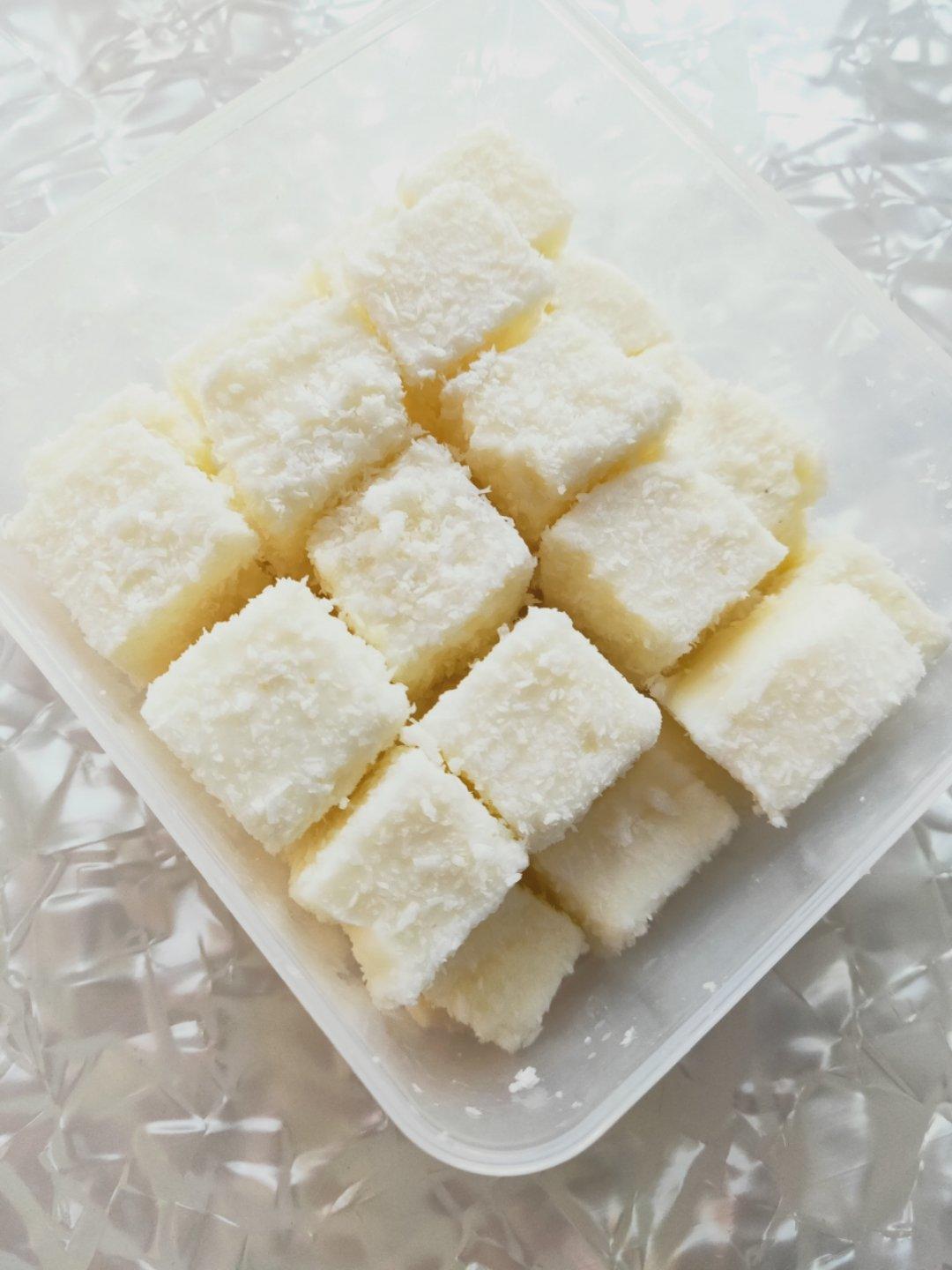 椰丝牛奶小方糕
