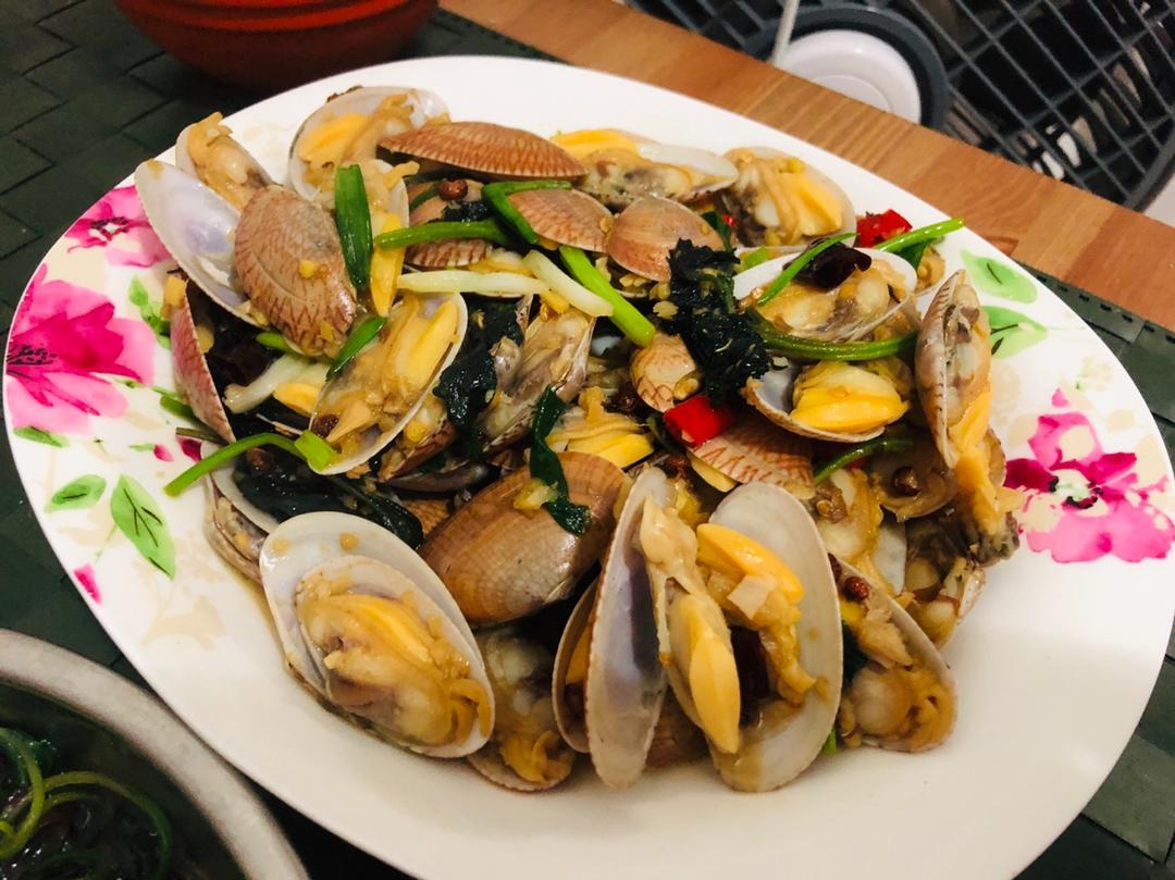 厨师长教你：“香辣花甲”的家常做法，好吃的停不下来