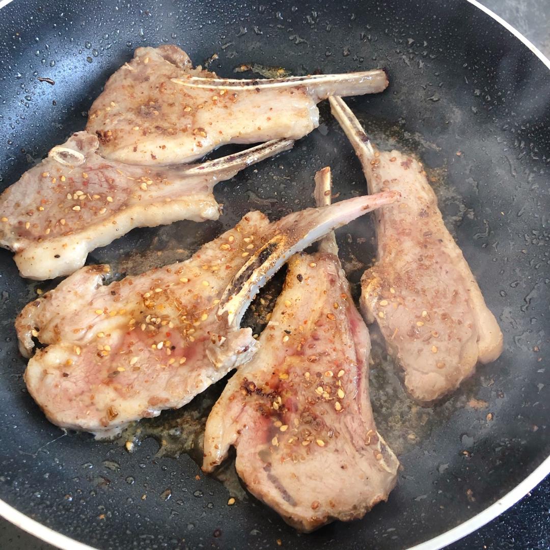 嫩煎羊排