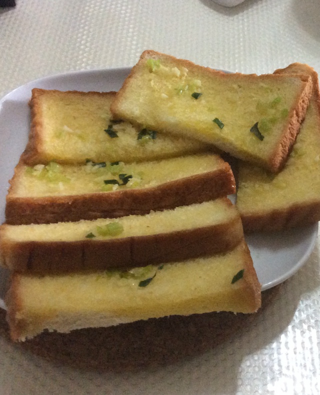 微波炉蒜香面包