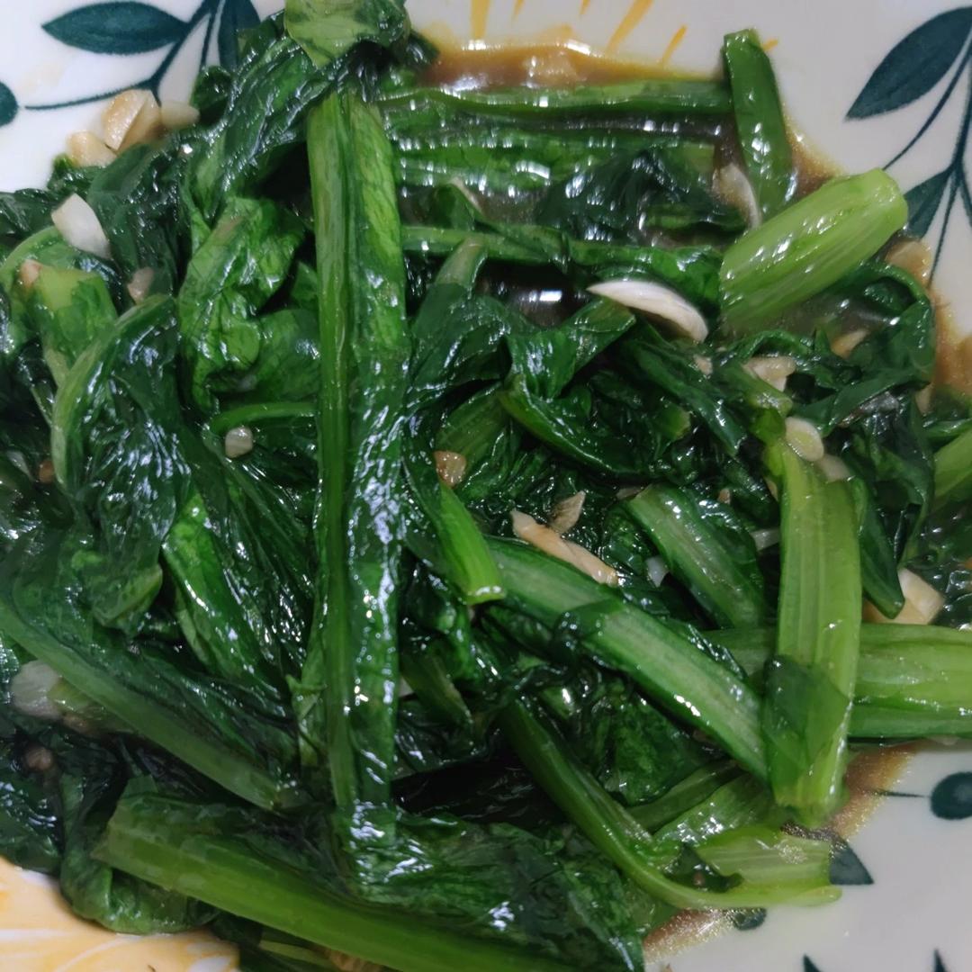 蒜蓉耗油清炒油麦菜，减脂快手菜，宝宝超爱，傻瓜步骤，屡试不爽，好吃且下饭，鲜香爽口！！