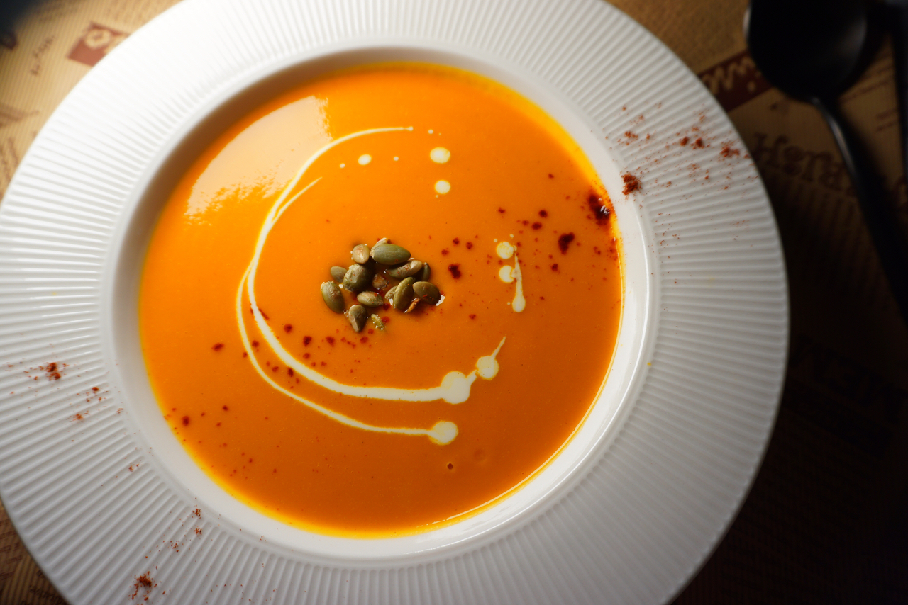 红椒奶油南瓜浓汤 - 不一样的甜汤选择的做法