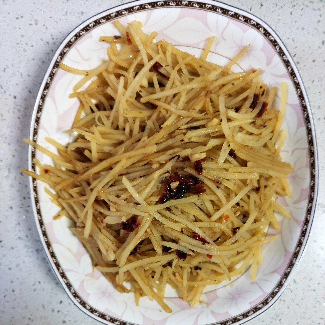 在家也能做出馆子味儿的醋溜/炝炒/酸辣土豆丝（就是那道看似简单，实则步步玄机的土豆丝）