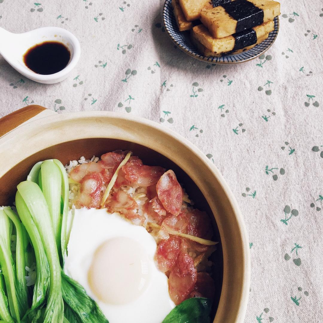 广式腊味煲仔饭