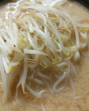 日式豆浆味噌汤照烧鸡腿拉面的做法 步骤22