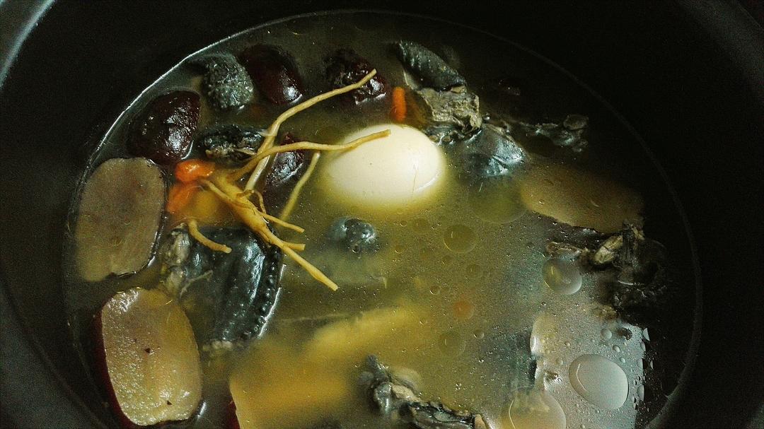 当归黄芪党参乌鸡汤