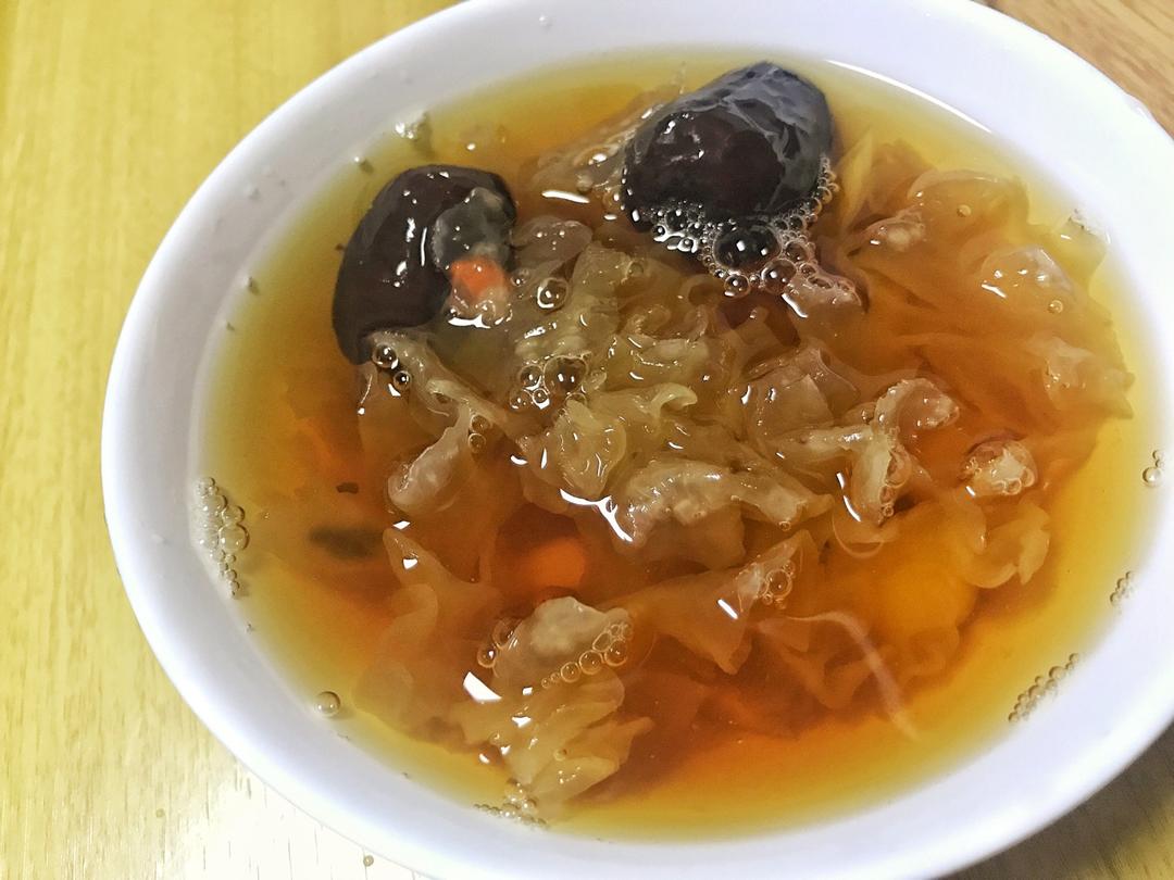 红枣银耳莲子羹