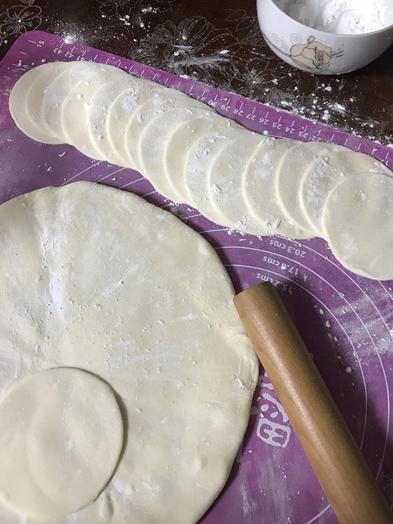 手工揉面三分钟，又韧又薄又好包的饺子皮