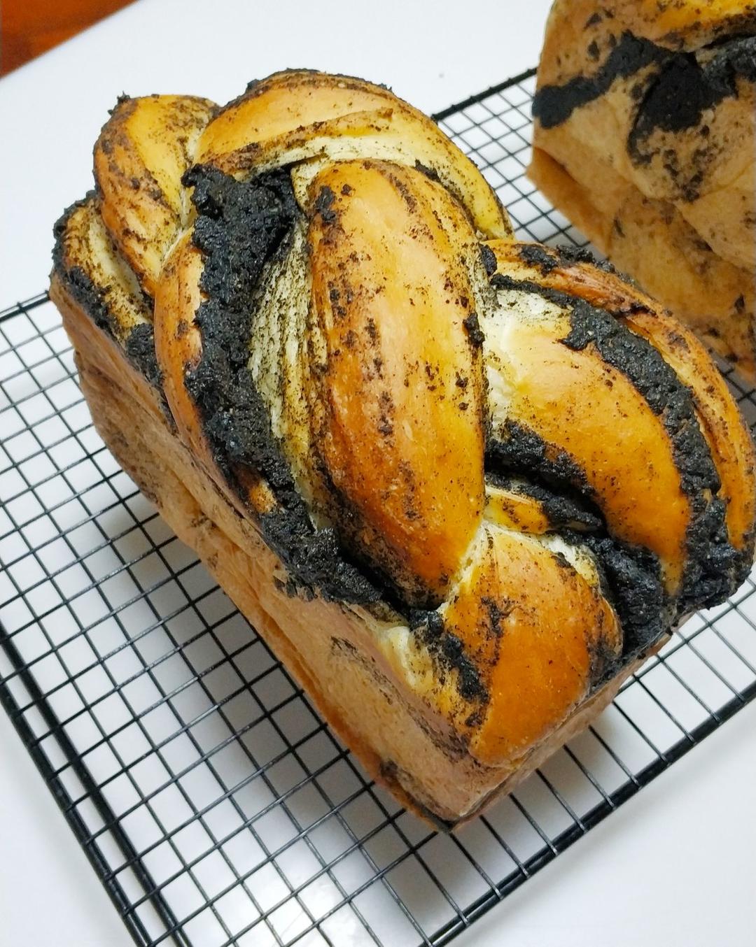 料多多系列--黑芝麻奶酥小吐司