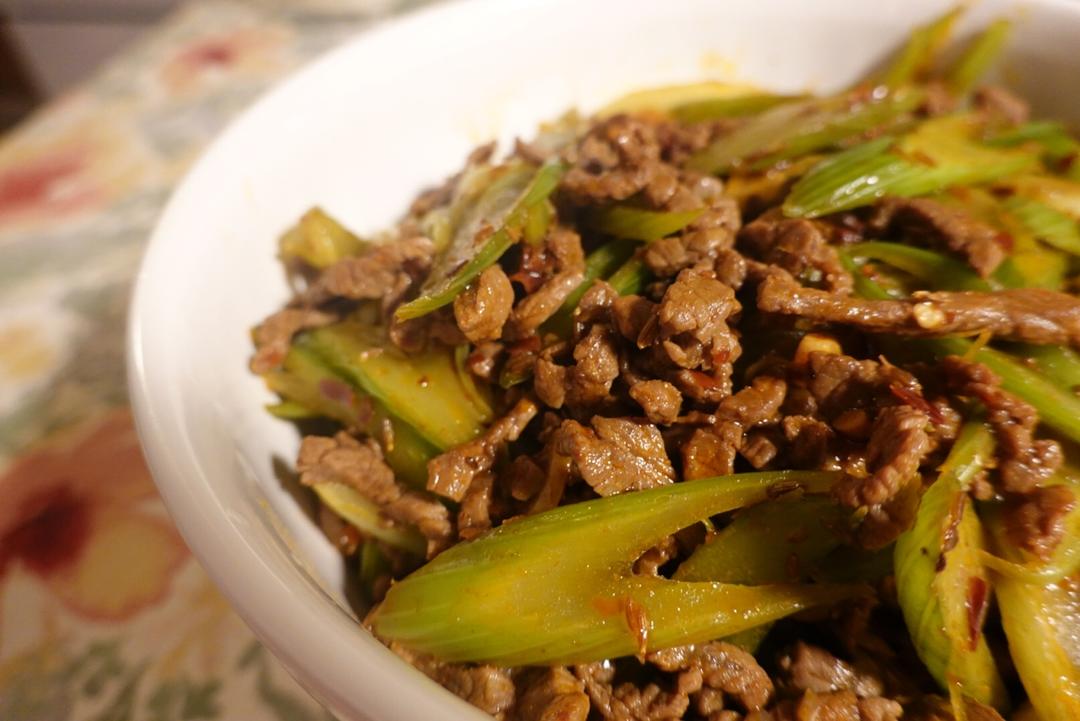 芹菜牛肉（湘菜口味哦）