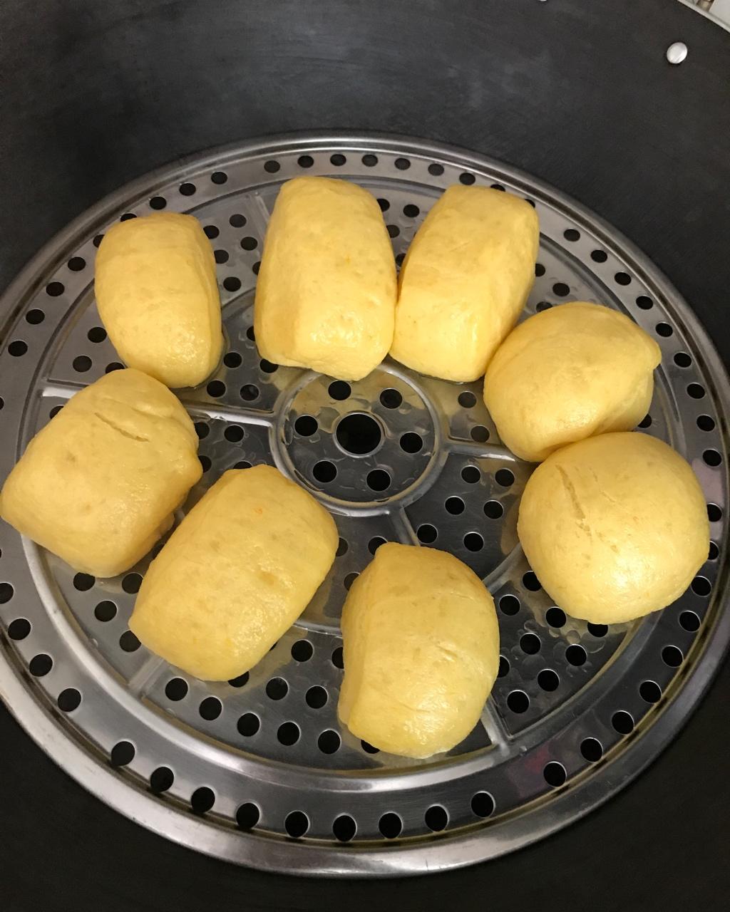 新手也可以--详解如何做出人见人爱、金黄的南瓜馒头