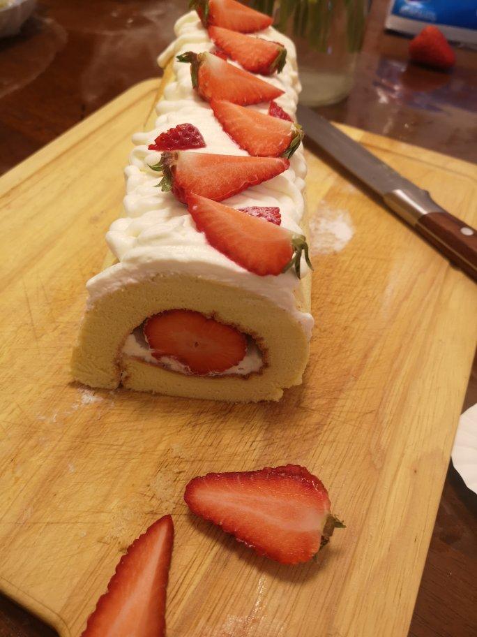 肥而不腻的超厚瑞士卷