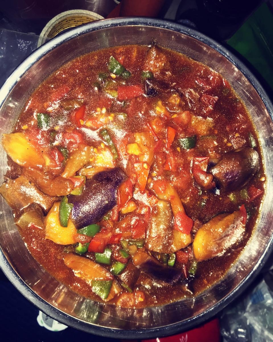 好吃得没道理，厨房里最常见的这三样菜，原来还能这样吃~番茄青椒手撕茄子·圆满素食