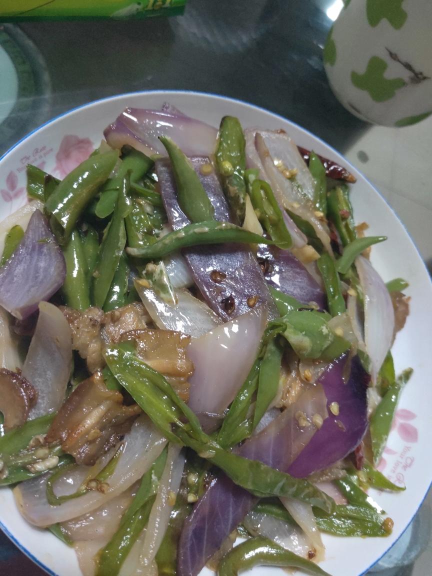 辣椒洋葱炒肉的做法
