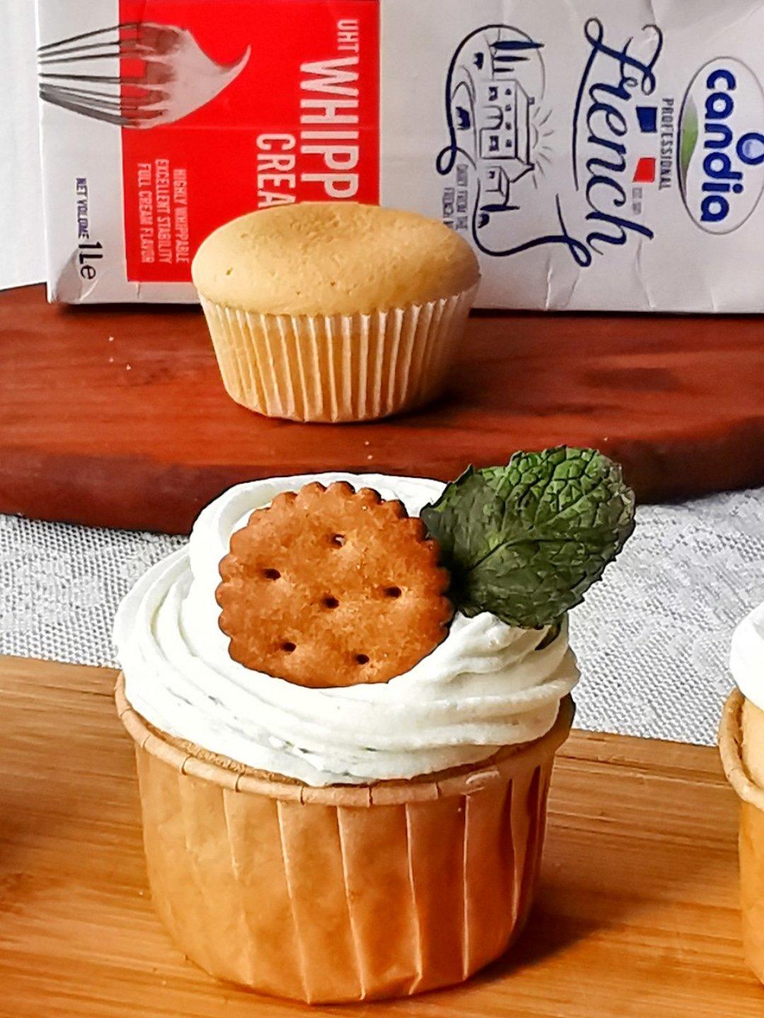 杯子蛋糕（不裂 不塌 不缩的杯子蛋糕）