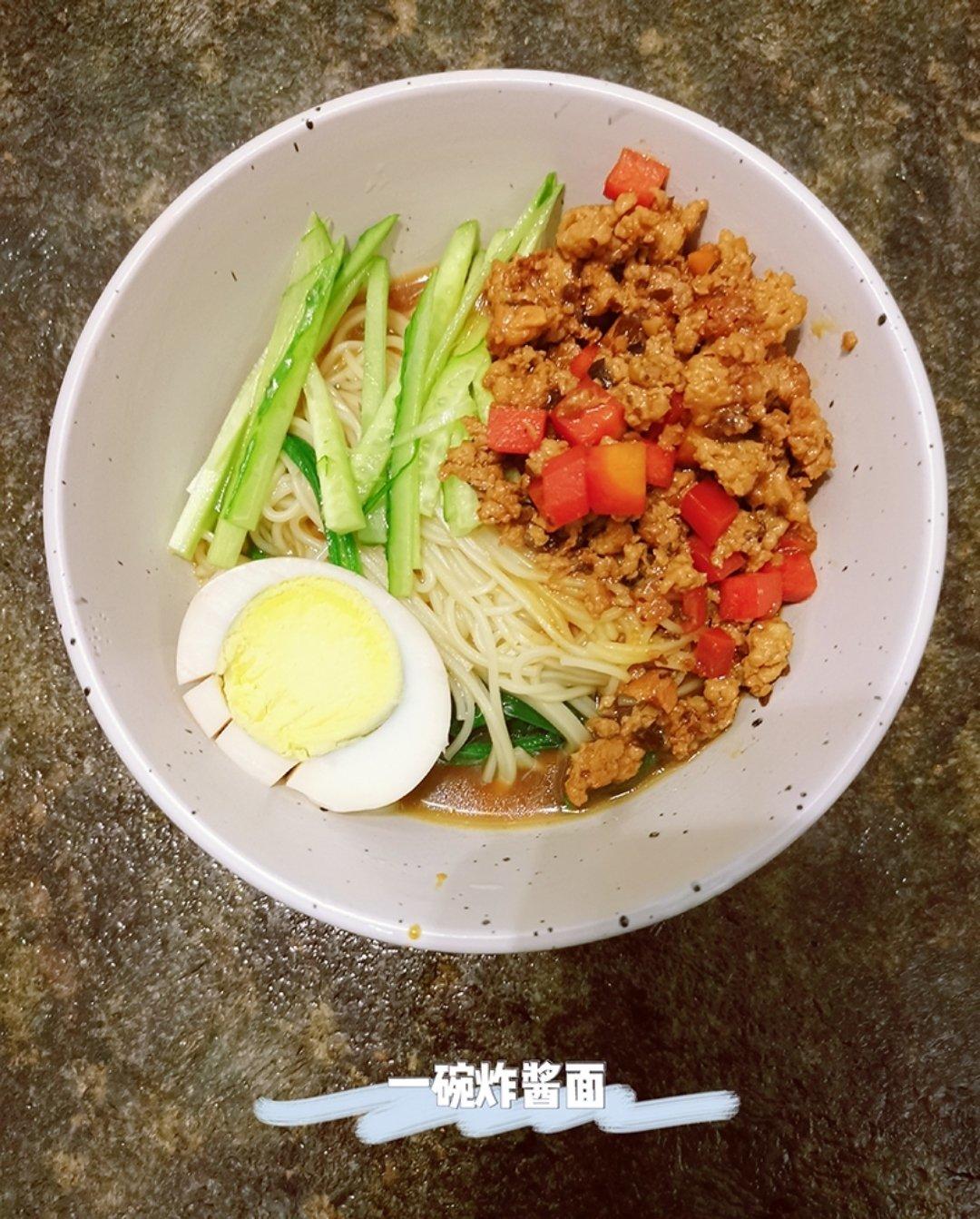 快手炸酱面，10分钟就可以搞定的早餐！