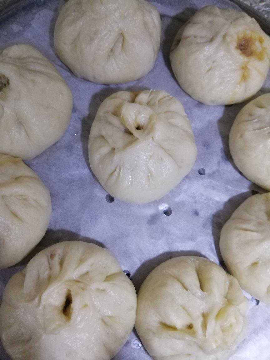 鲜嫩多汁的肉包子