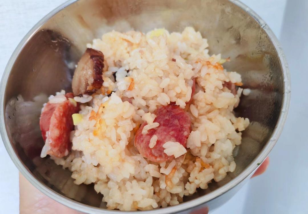 腊味煲仔饭，20分钟饭菜同出