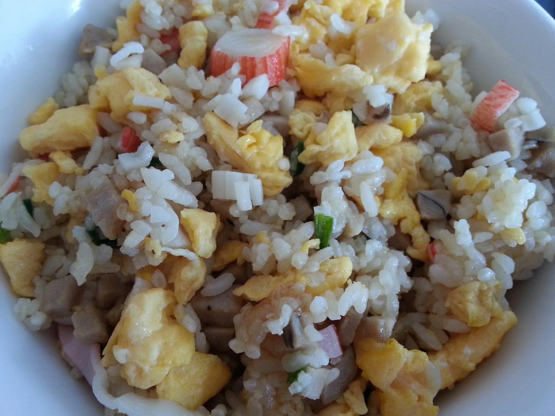 蟹柳蛋炒饭