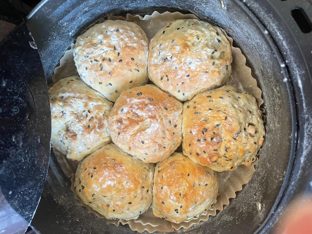 空气炸锅坚果面包的做法