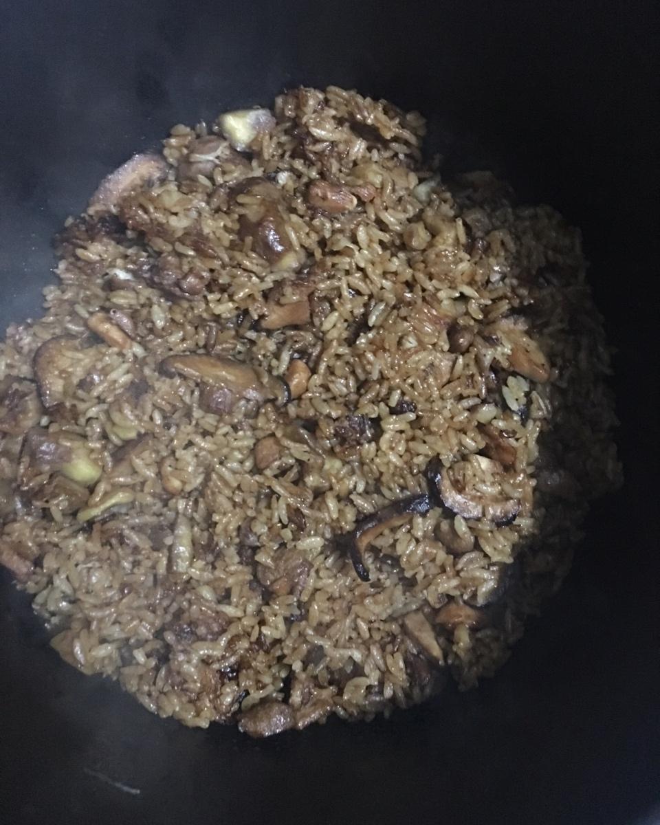 电饭煲栗子鸡腿焖饭