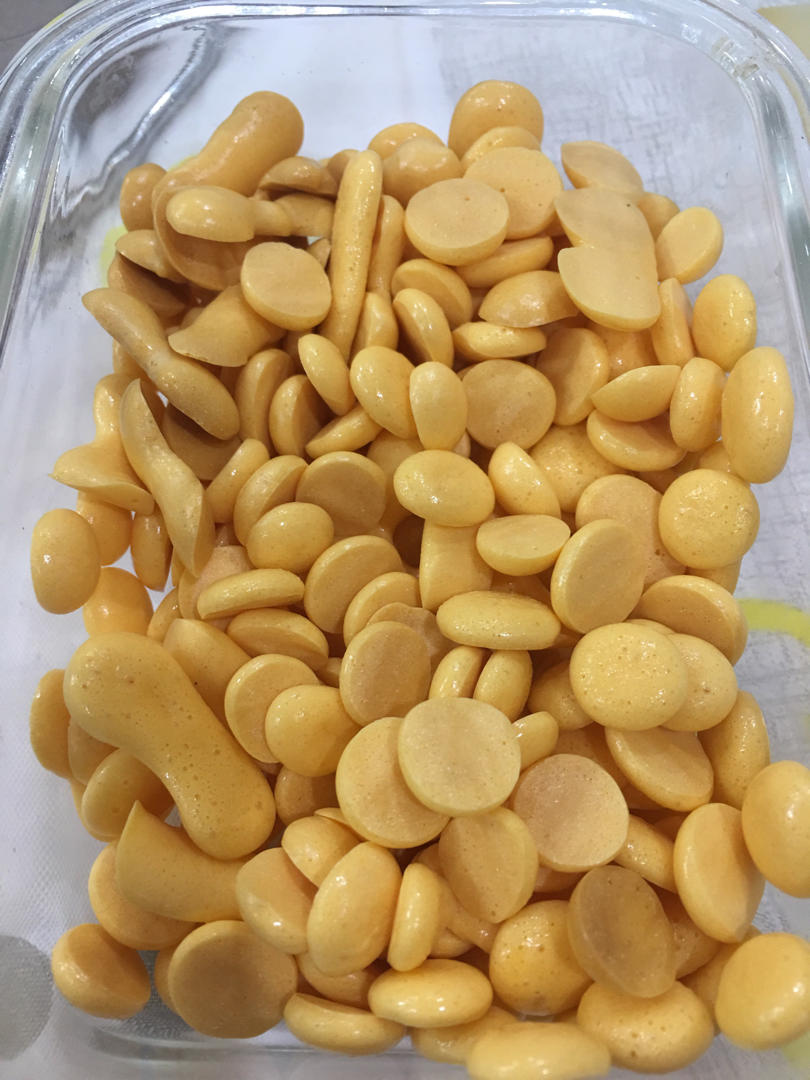 入口即化的无添加蛋黄溶豆