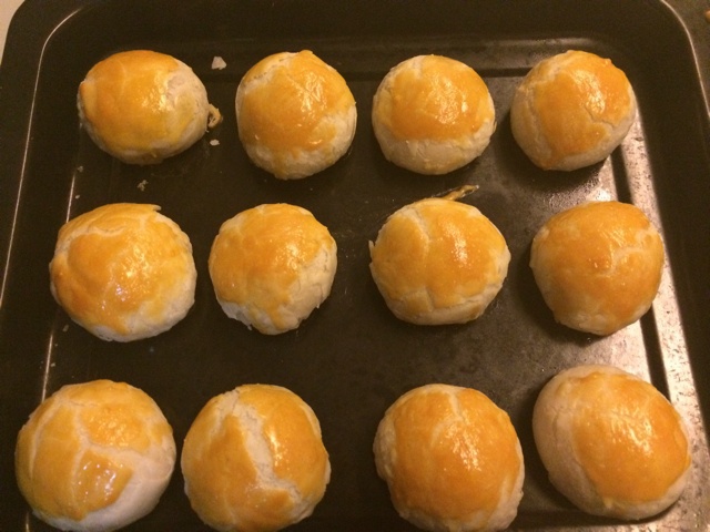 自制栗蓉蛋黄酥