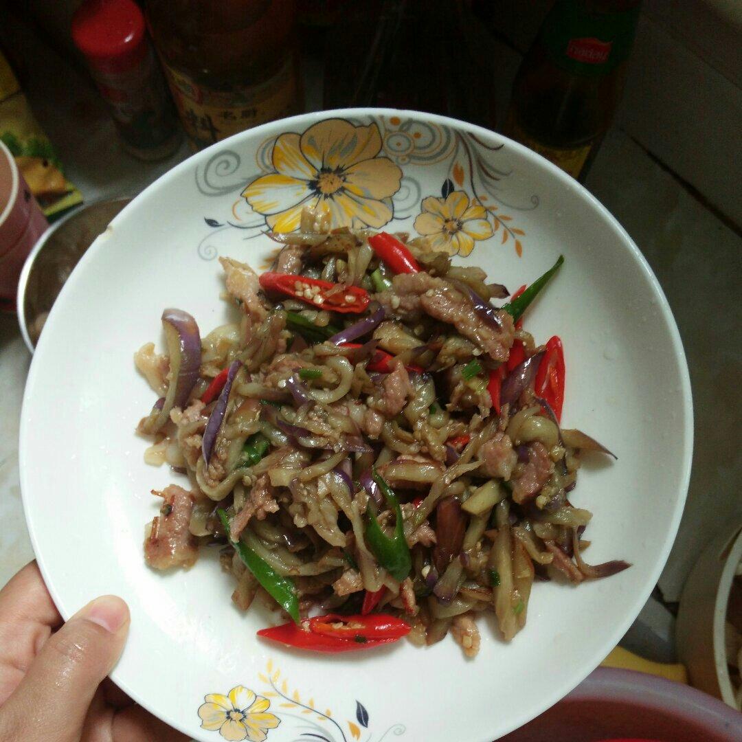 堂妈小厨——辣椒炒茄丝