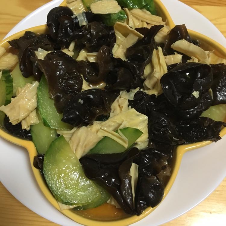 腐竹木耳黄瓜炒
