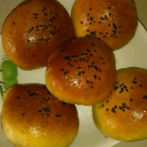 全麦樱桃果酱面包