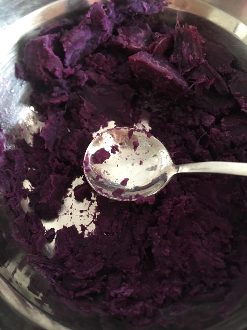 超快手不揉面不放油的低脂奶香紫薯饼