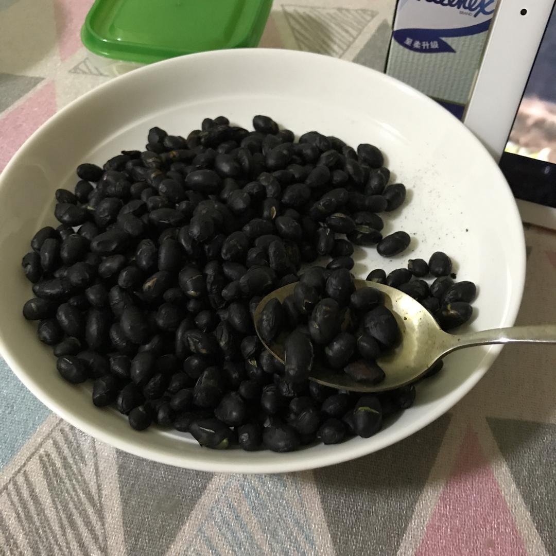 炒黑豆零食（调经备孕）