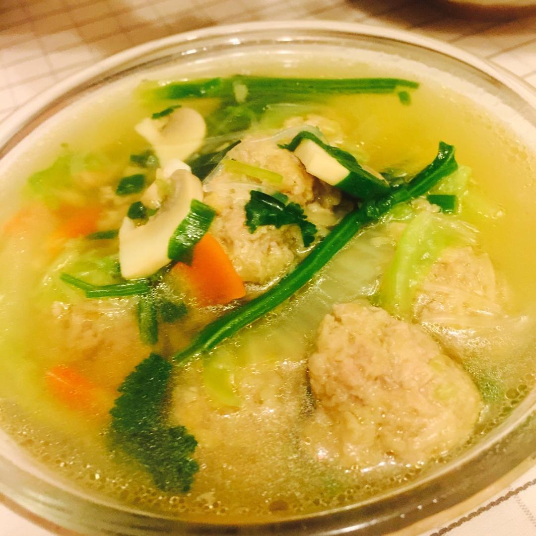 白菜丸子粉丝汤