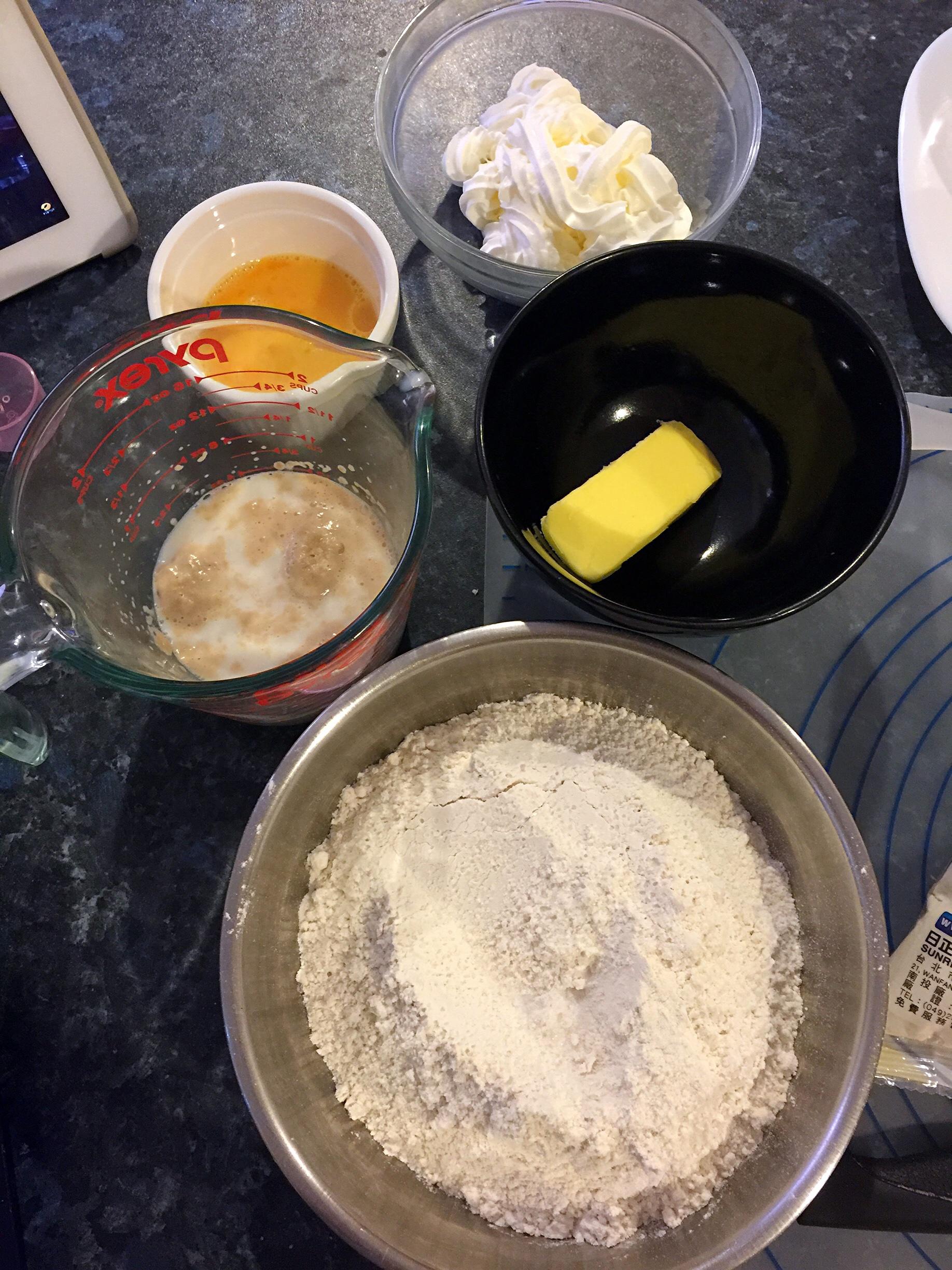 椰蓉玫瑰面包（超详步骤）的做法 步骤1