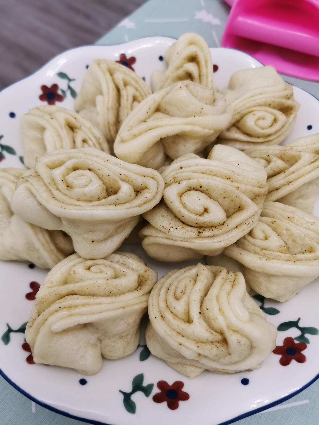 咸香椒盐花卷😋