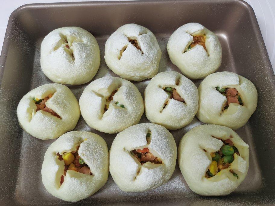 出炉秒光❗️咸蛋黄熔岩软欧包
