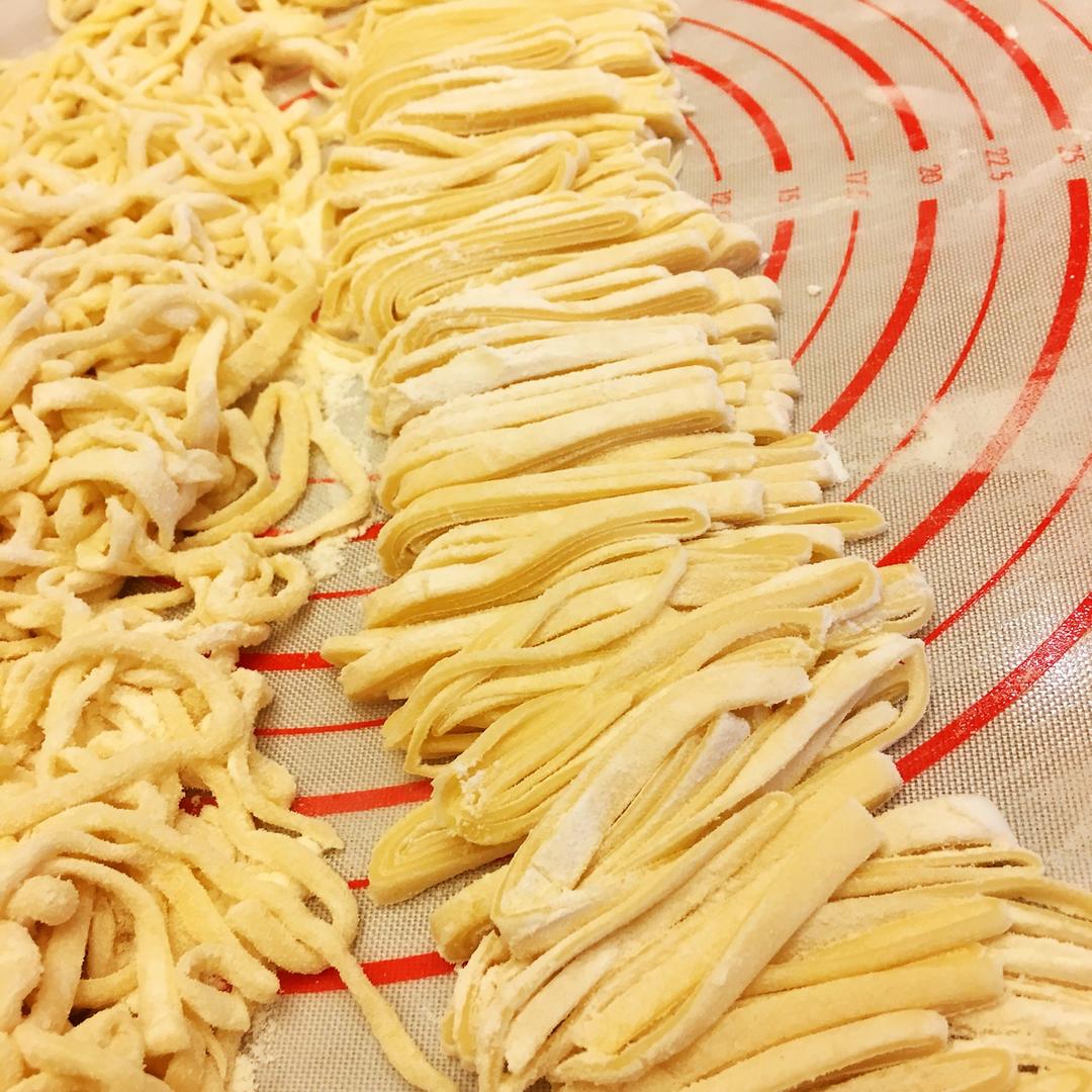 快手纯手工擀面条