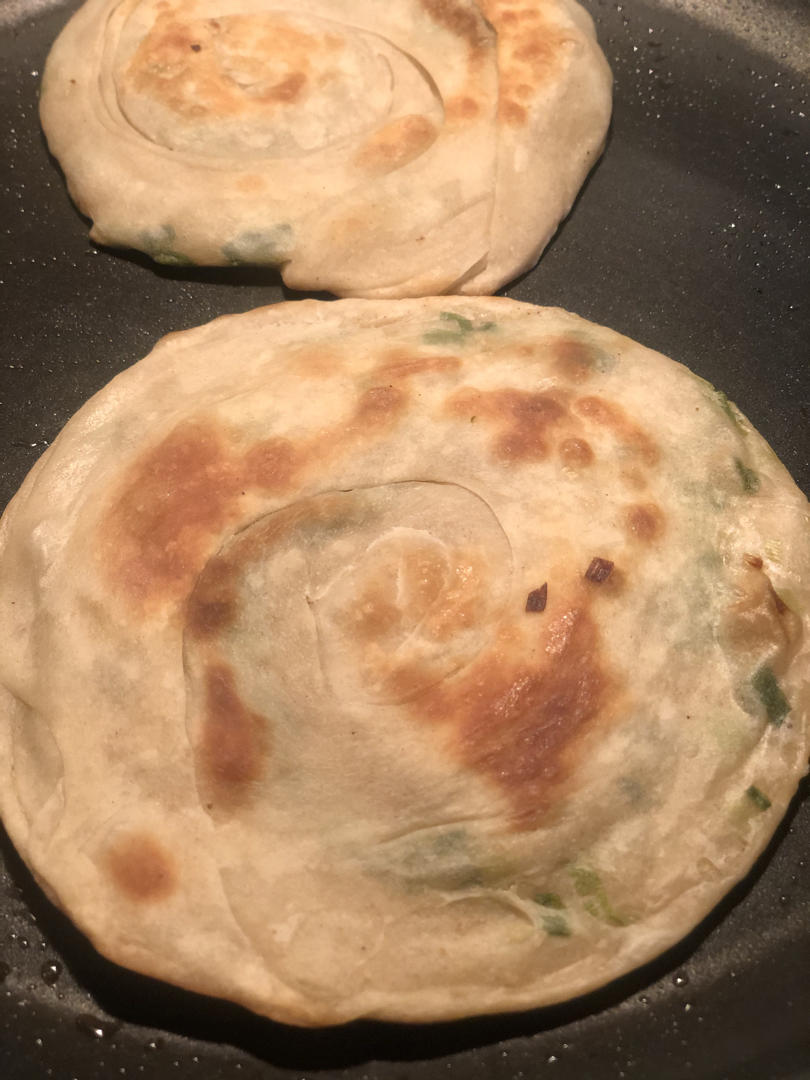 家常鸡蛋葱油饼 凉了也不硬 外酥里软 媲美早餐店 附细节视频详解