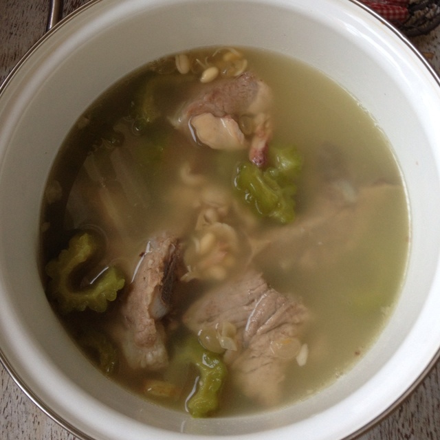 凉瓜黄豆猪骨汤