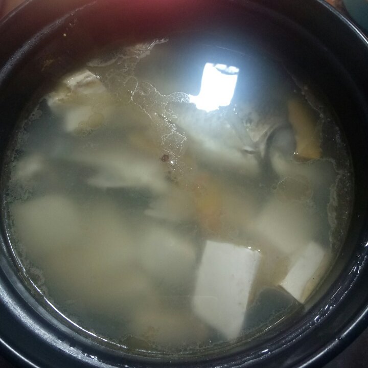 鲫鱼豆腐汤（产后必备）