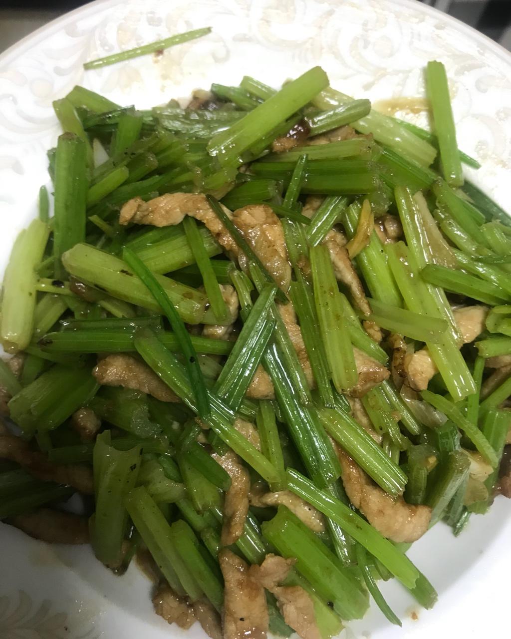 芹菜炒肉