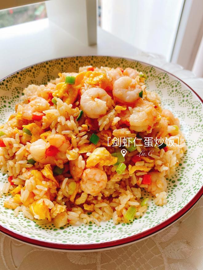 🦐《虾仁料理》剑虾仁蛋炒饭，海味满满🌊的营养炒饭！家家户户必囤海鲜🦐的做法