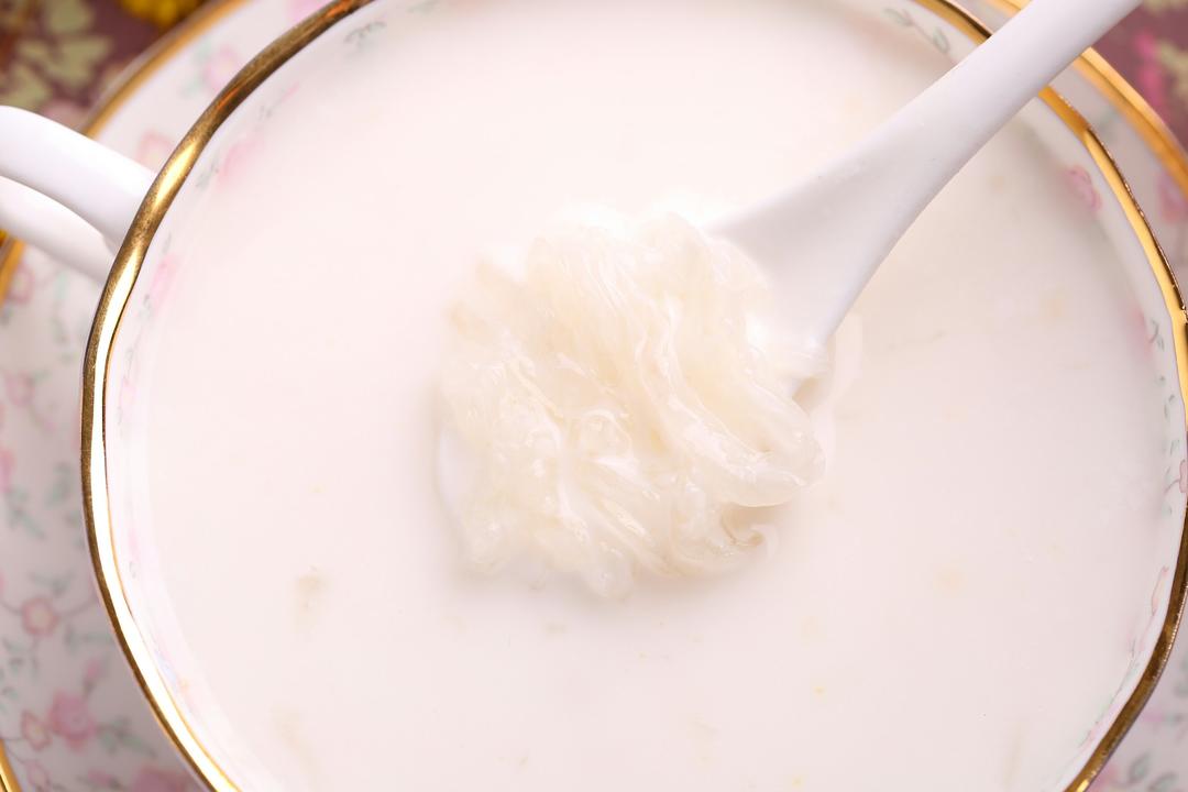 【小森妈妈菜谱】一分钟学会炖牛奶燕窝