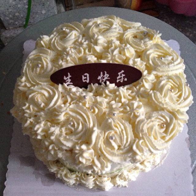 奶油水果装饰蛋糕