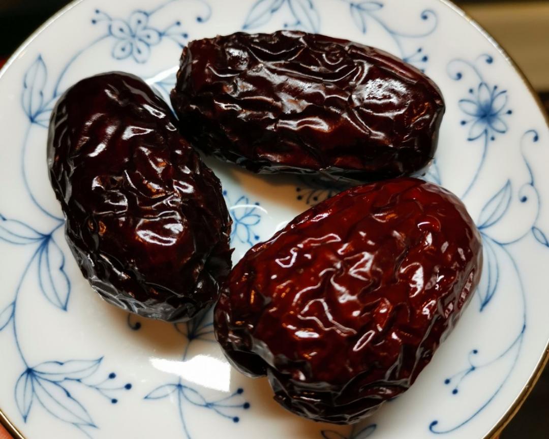 蒸大枣新疆和田红枣的做法