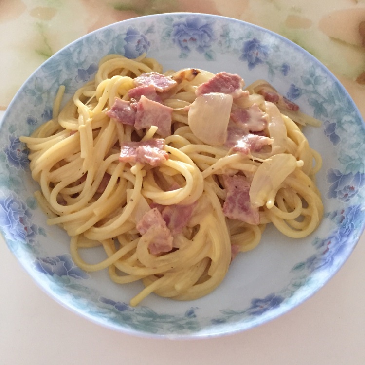超简单的奶汁培根意面Carbonara