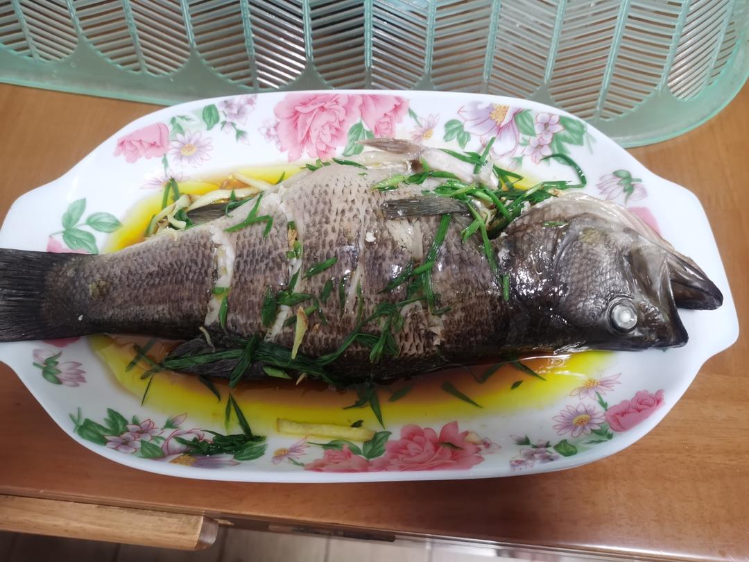 蒸鲈鱼